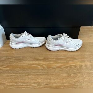Brooks Ghost 15 women’s size 7